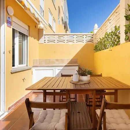 Ocean Breeze,pool,easy Parking,chill Out شقة *
